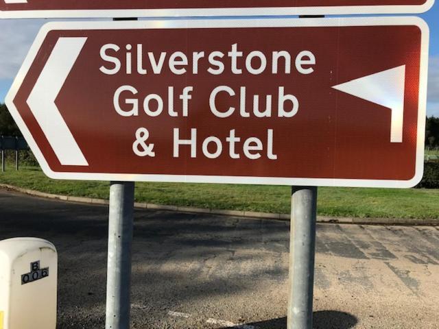 Silverstone Golf Club And Hotel Ngoại thất bức ảnh
